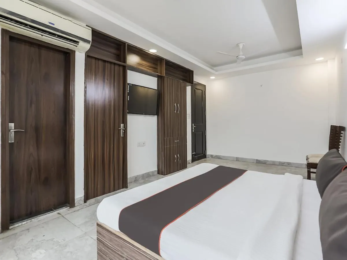 Capital O 85585 The Arjun Hotel Gurgaon 3*,
